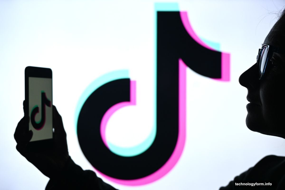 TikTok Nearby Feed connects users with local restaurants shops and events