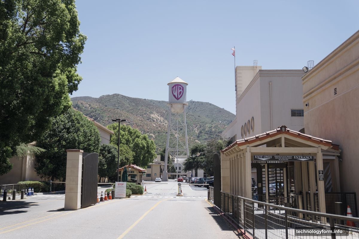 Paramount outbid Netflix with $31 per share offer for Warner Bros. Discovery