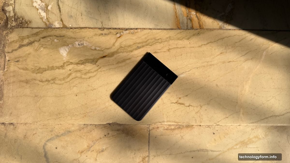 Credit-card-sized Plaud Note, Comulytic Note Pro, and Pocket recorders compared